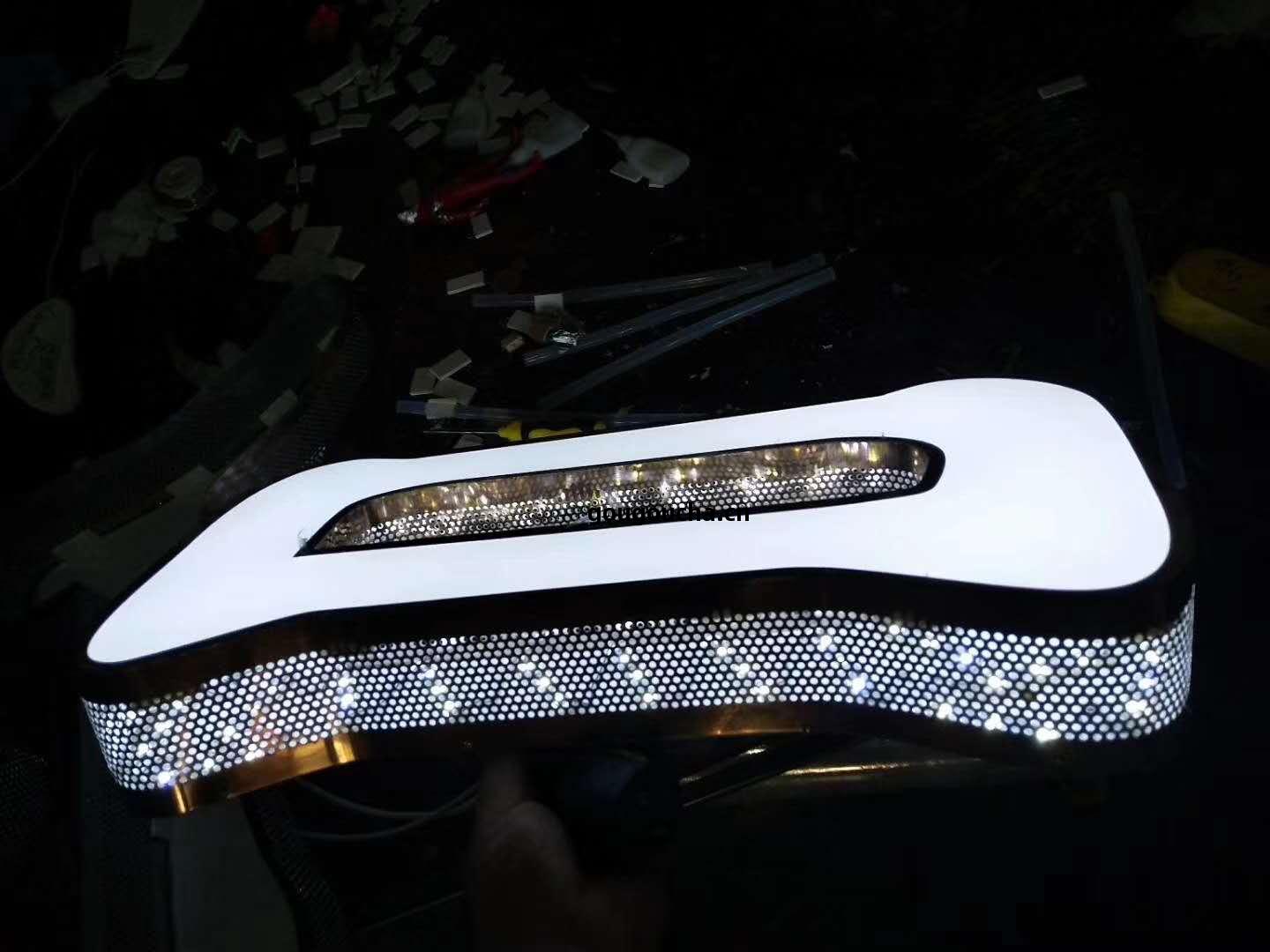 不(bu)銹鋼(gang)發(fa)光(guang)字